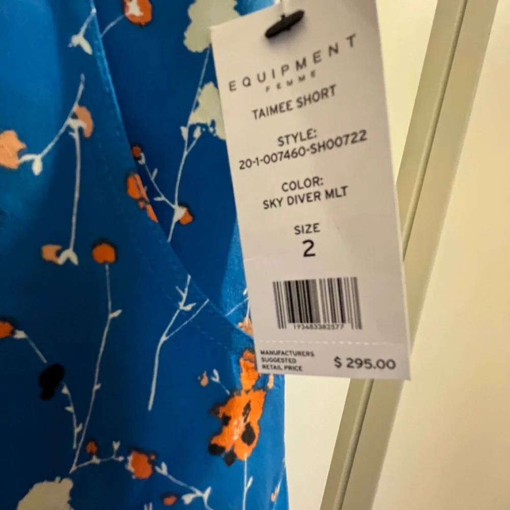 Equipment Silk Taimee Floral Shorts - Picture 3 of 4